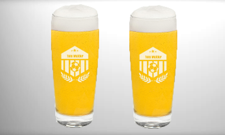 Bierglas met voetballogo en gravure